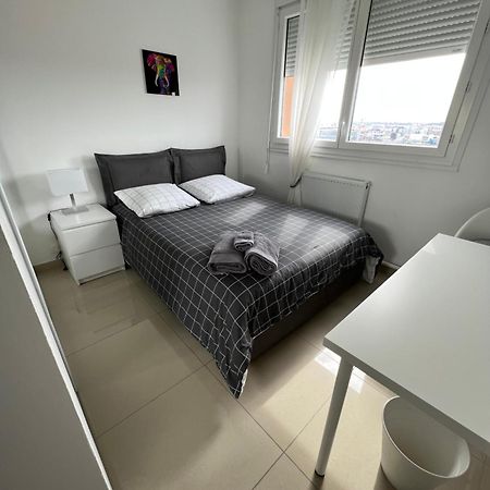 Super 4 Pieces Refait A Neuf Apartman Villeurbanne Kültér fotó